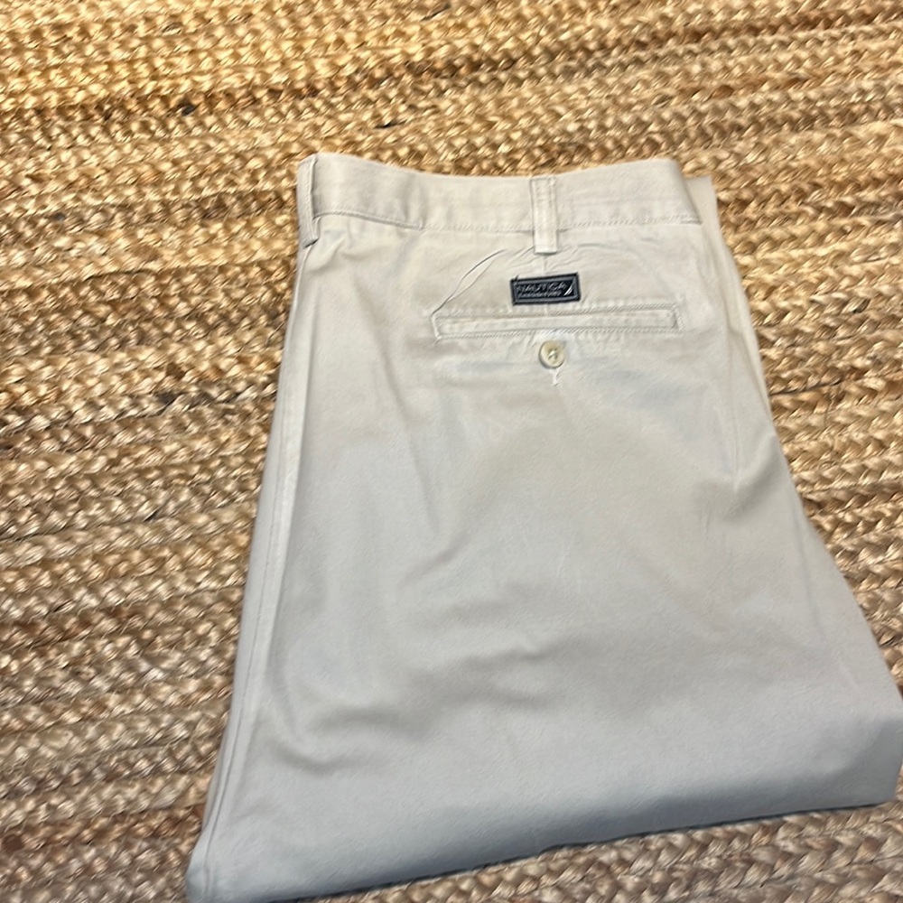 Men’s Nautica Pleated Front Khaki Dress Pants